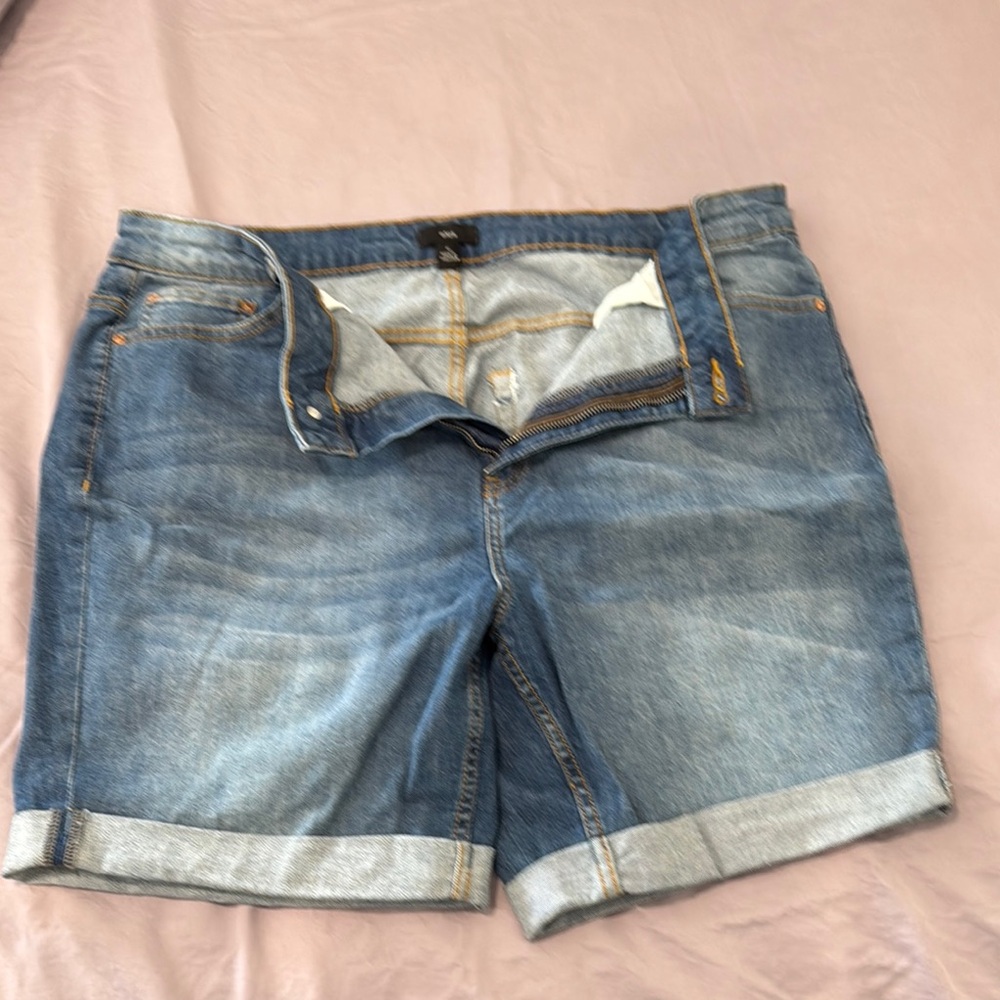 Ellos Classic Denim Shorts